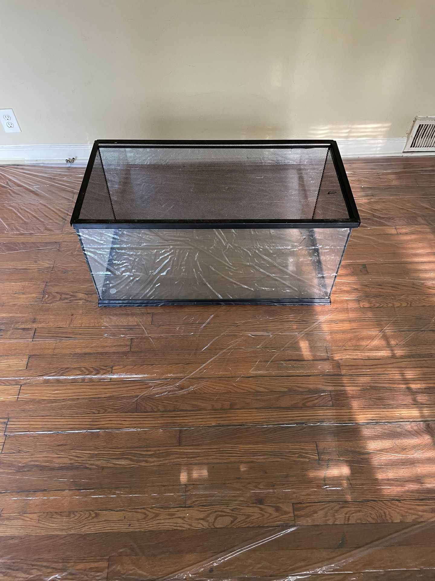 Reptile tank