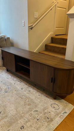 New TV Stand 70”