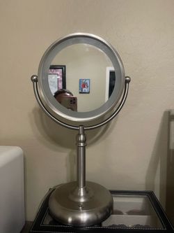 Makeup mirror