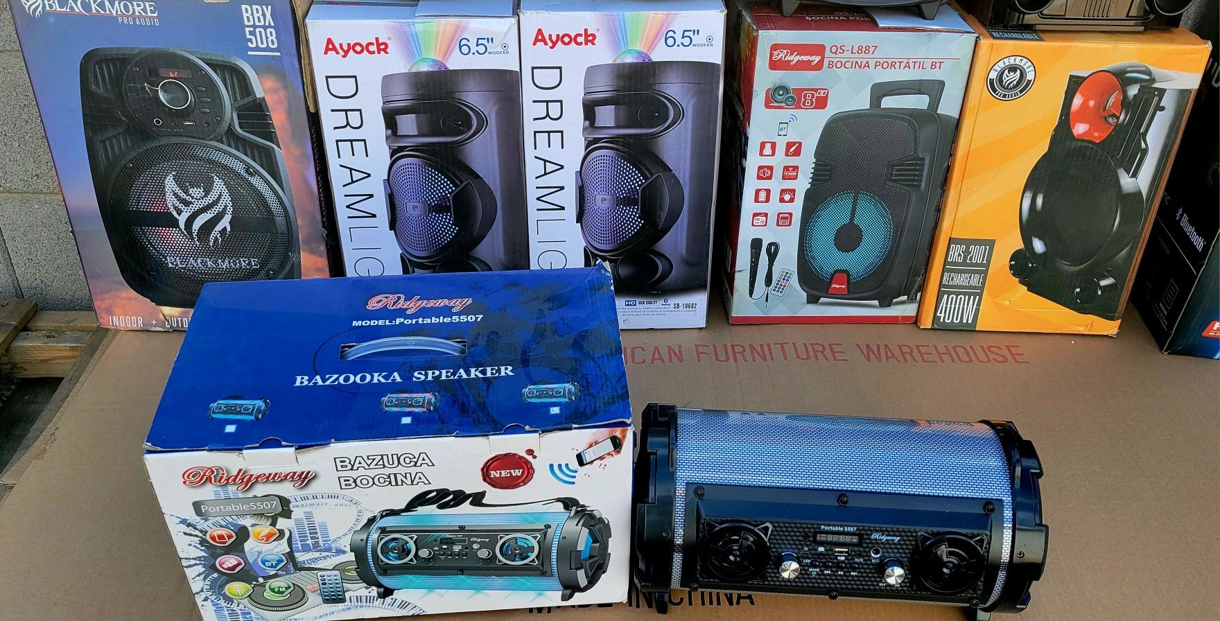 π$ 39.00 Bluetooth PARTY speaker RECHARGEABLE Bocina Microphone . FM RADIO. LED LIGHTS
USB SD. Memory MICROPHONE