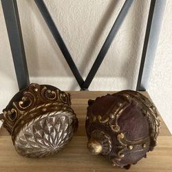 Set of 2 Crown Decorations 