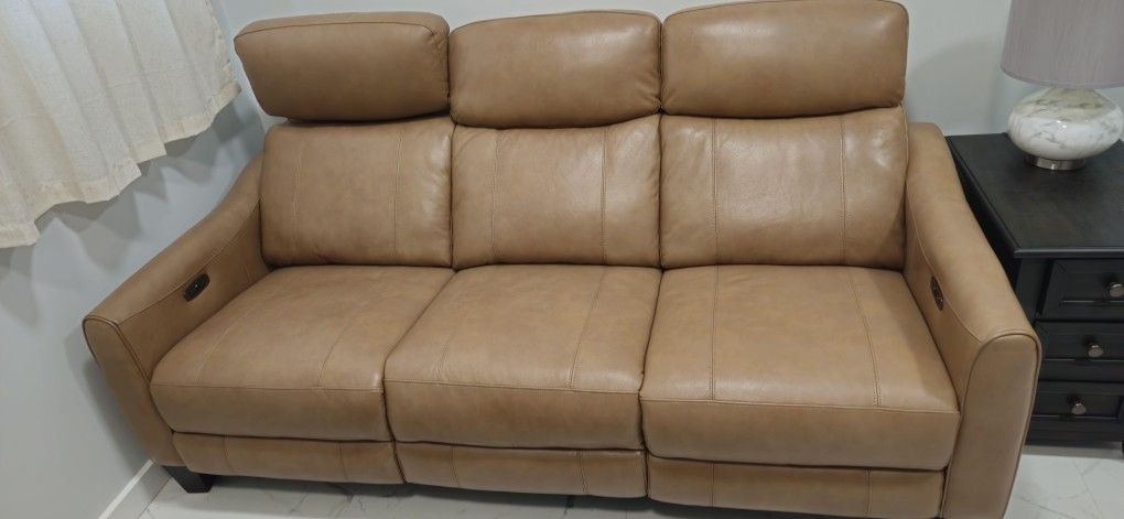 Brand New Raymor And Flanigan Couch