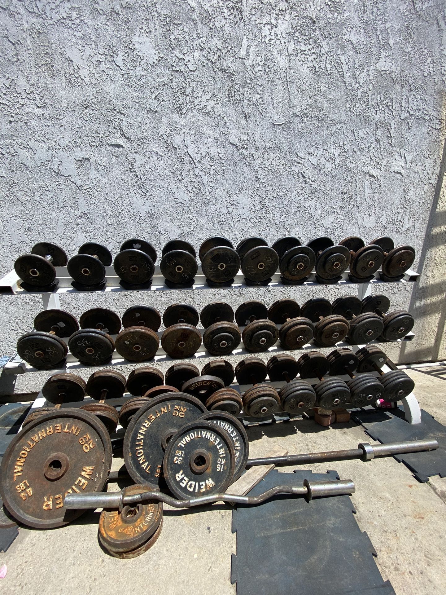 Weight Set. Perfect For home gym!