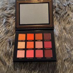 Ace Beautē Eyeshadow palette