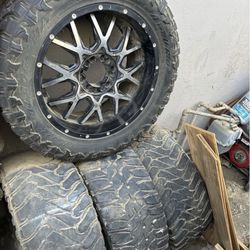 Universal Truck Rims With Tire 
