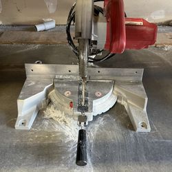 Milwaukee Heavy Duty 10” Miter Saw 