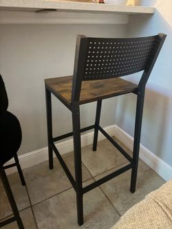 Bar stool