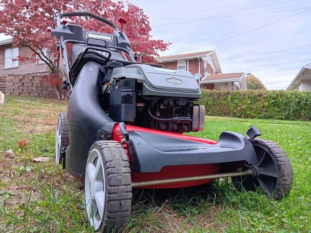 Snapper 21" Hi-Vac RWD Self-Propelled Lawn Mower