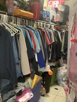 TODO SE TIENE QUE VENDER ANTES QUE TERMINE EL AÑO.