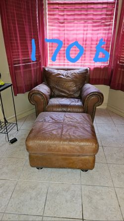 Couch with leg island