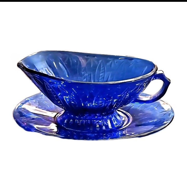 Vtg 1970s Avon Royal Sapphire Cobalt Blue Glass Gravy Boat and Underplate France