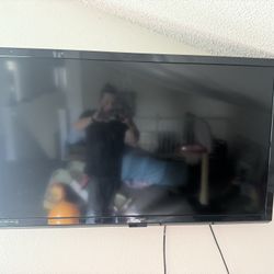 Emerson TV With Mount