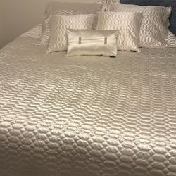 Queen Size Bedding 