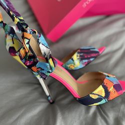 Multi color heels Size 8