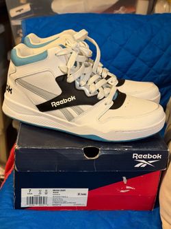 Brand New Reebok  Basketball Shoes Size 7