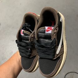 Travis Scott Jordan 1 Low Mocha