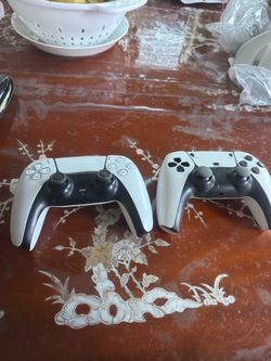 Lot of 2 ps5 controllers
