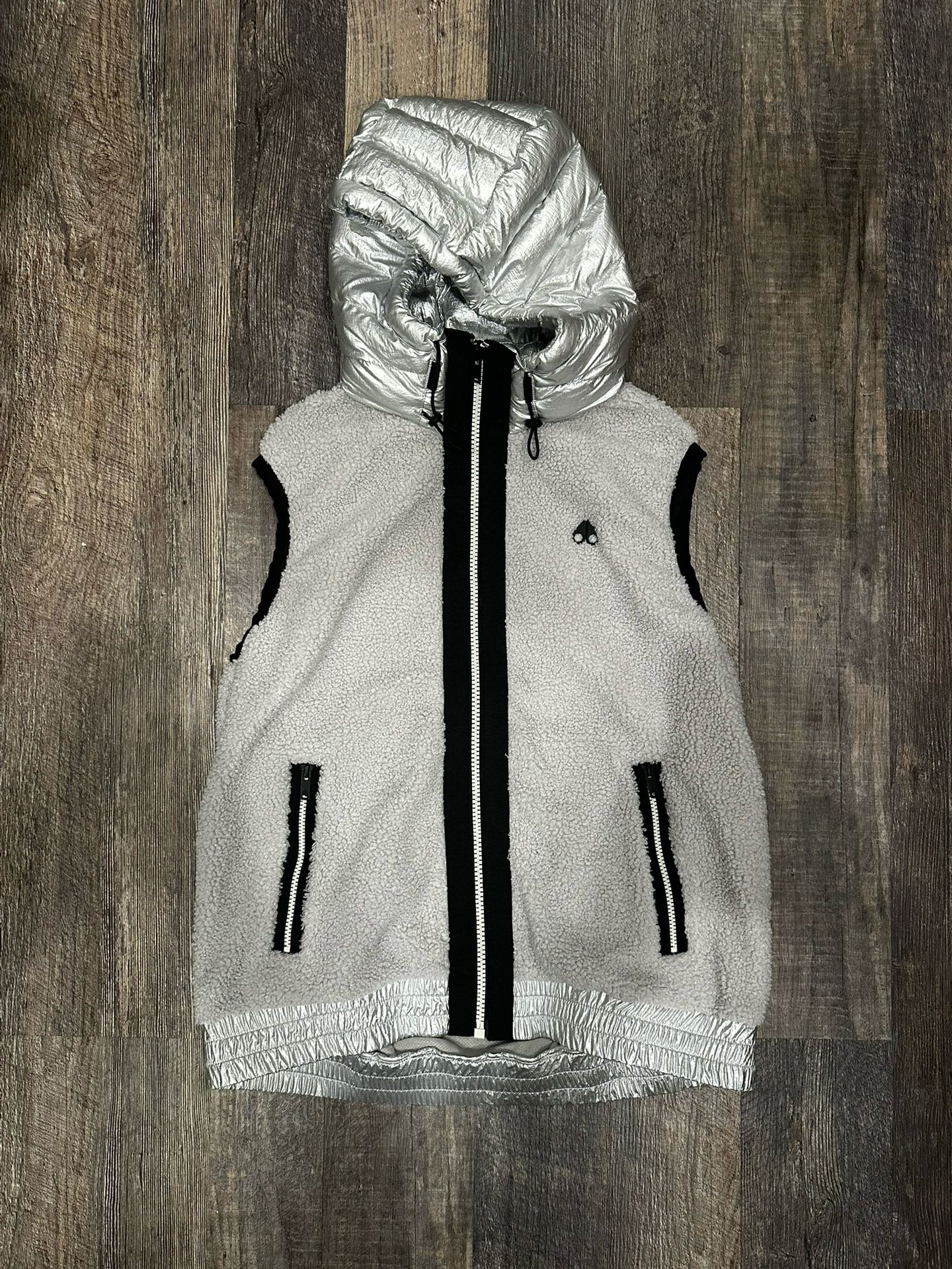 Sample Moose Knuckle Hooded Gillet Vest Woman’s Size Medium