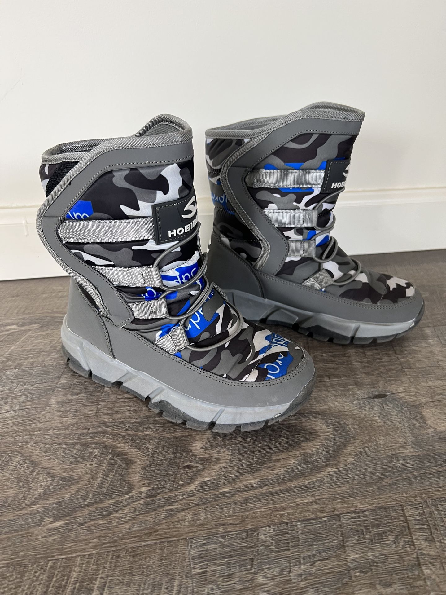 Kids Snow Boots. Size 2