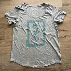 Nike Women's Size M Just Do It Graphic T-Shirt Grey Short Sleeve  