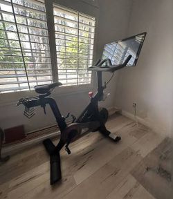 Peleton Exercise Bike 2021