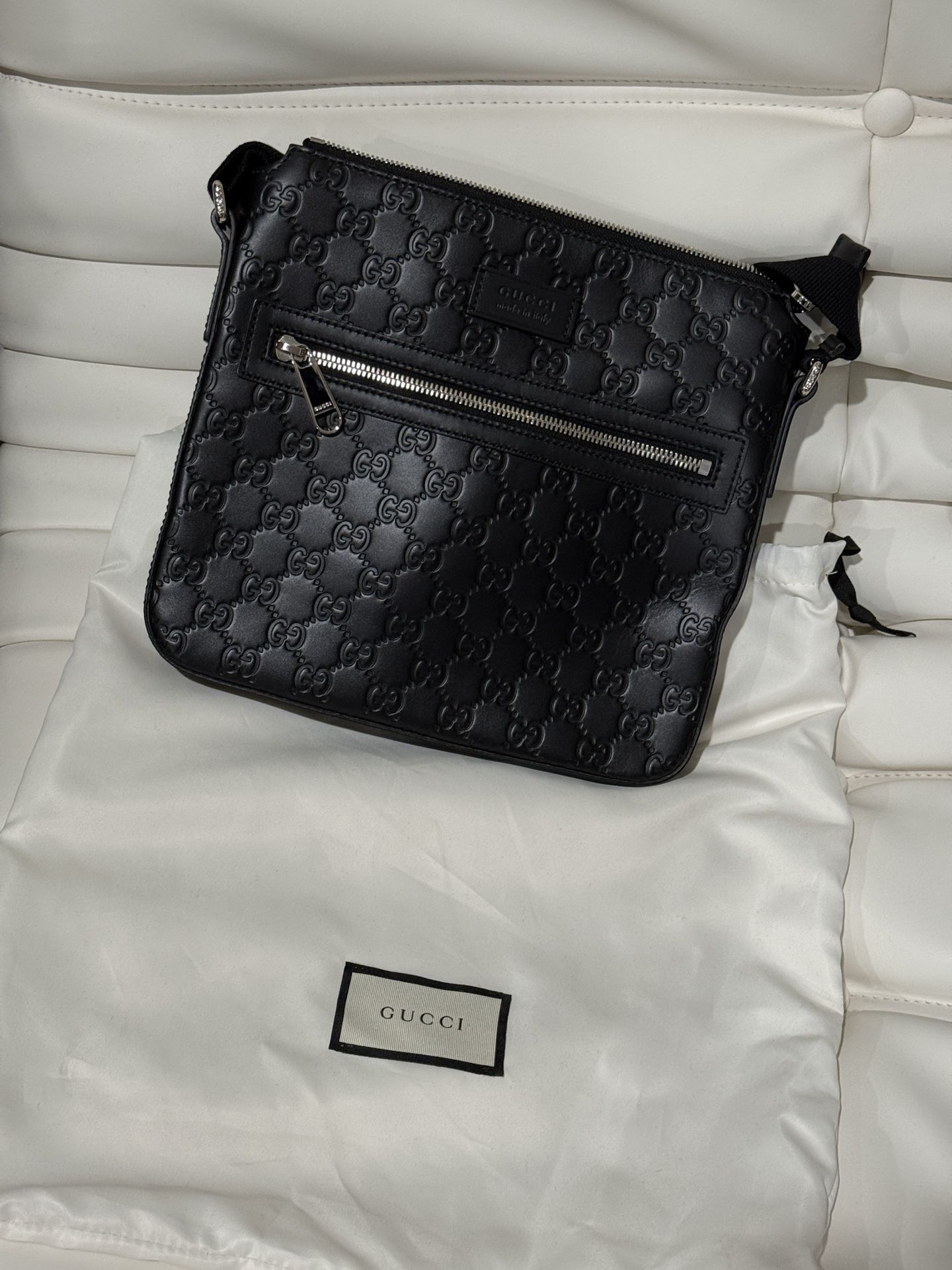Gucci Signature Shoulder Bag