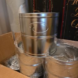 Tins  Oscar de LA Renta