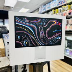 Apple Studio Display With Mount