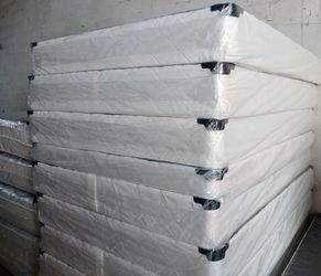 $98 Queen boxspring brand new free delivery same day