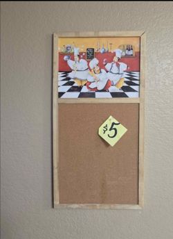 CHEF WALL CORKBOARD FRAME DECOR23 1/2" x 12 1/2". Pet/smoke free. P U in Leander. Check out my other listings🤗 mira mis posts.tablon de corcho para n