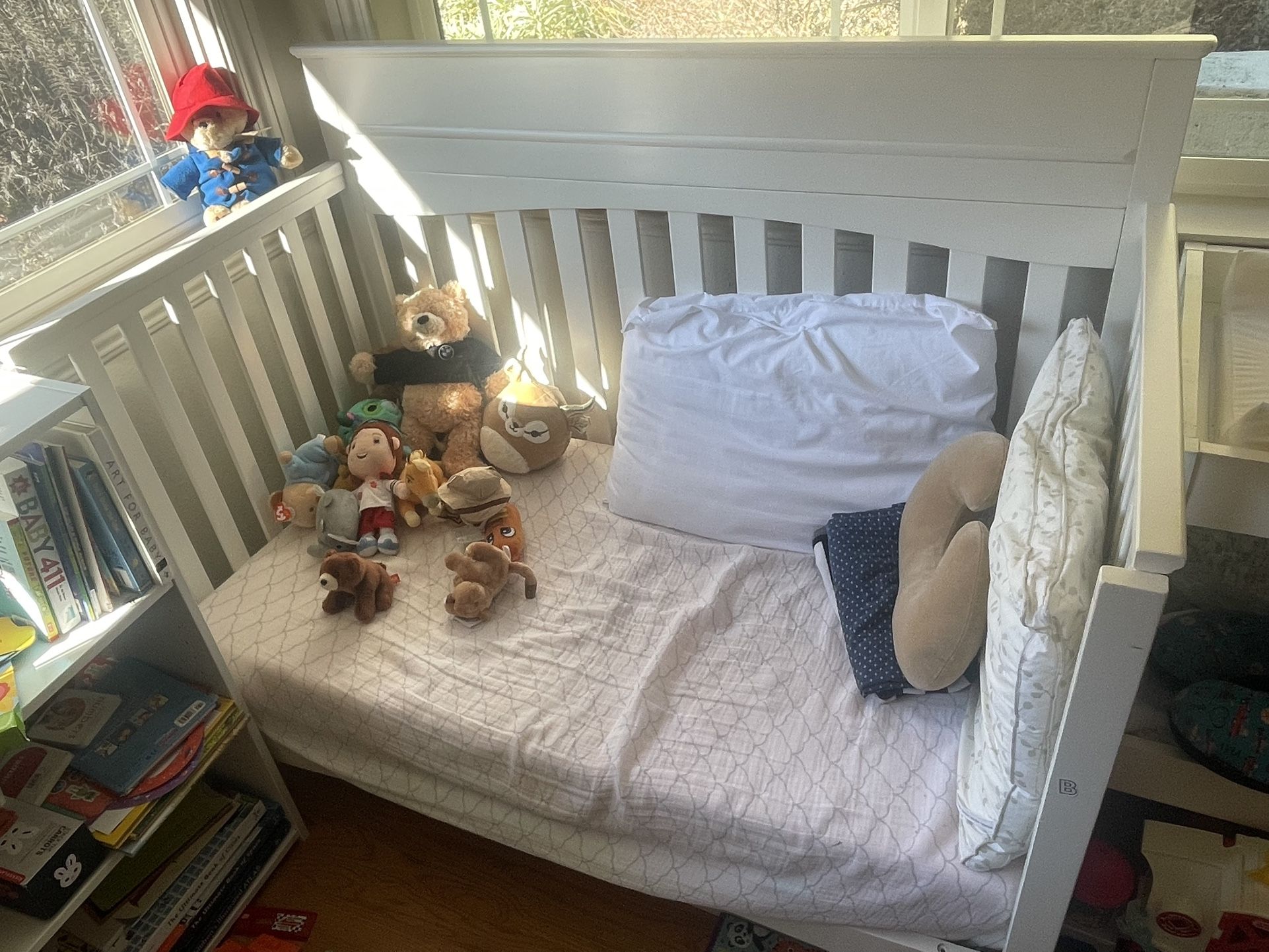 Baby crib - Great Condition