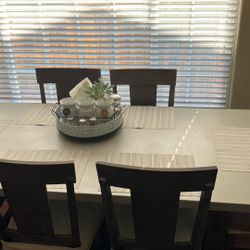 Dining room Table