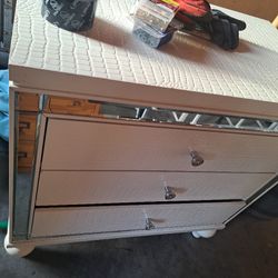 2 Side Tables - White