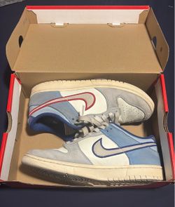 Nike SB Dunk Low Light Blue/White – Size 6Y (Men's 6 / Women's 7.5) – Used w/ Replacement Box