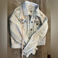 Forever 21 Long Sleeve Button Down Light Jean Jacket Small