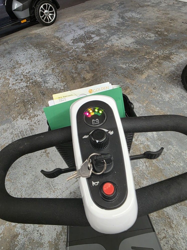 2023 Buzzaround Xl 3wheel Mobility Scooter 