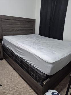 Queen bedroom set $100