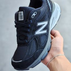 New Balance 990