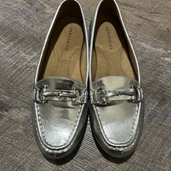 Aerosoles Loafers size 8 silver color