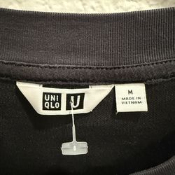 Uniqlo tshirt