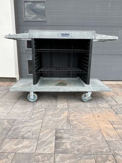 Global Industrial™ Housekeeping/Janitoral Cart