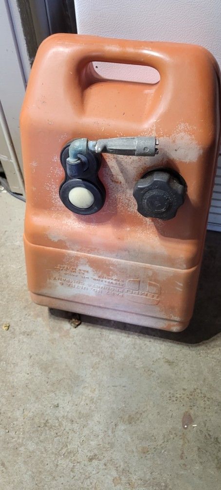 6 GALLON OUTBOARD FUEL TANK