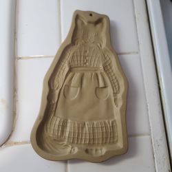 1988 Mama kitty in apron brown bag cookie , mold