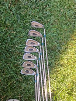 GOLF IRON SET P/W-4 IRON. PinSeeker Clubs.