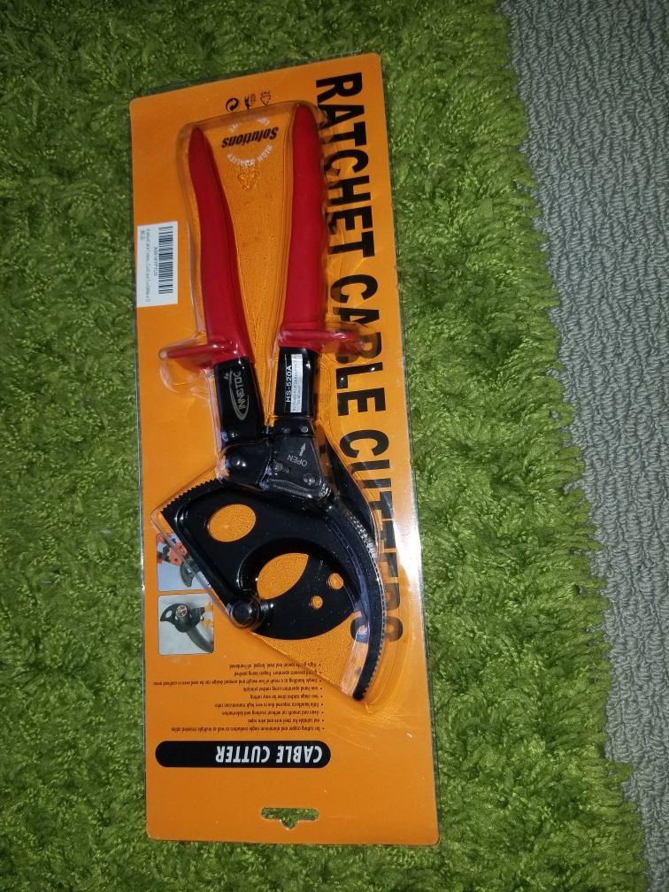 I'm selling. Heavy Duty Copper aluminum ratchet cable cutter. Only serious people please buy. 100 cash only text