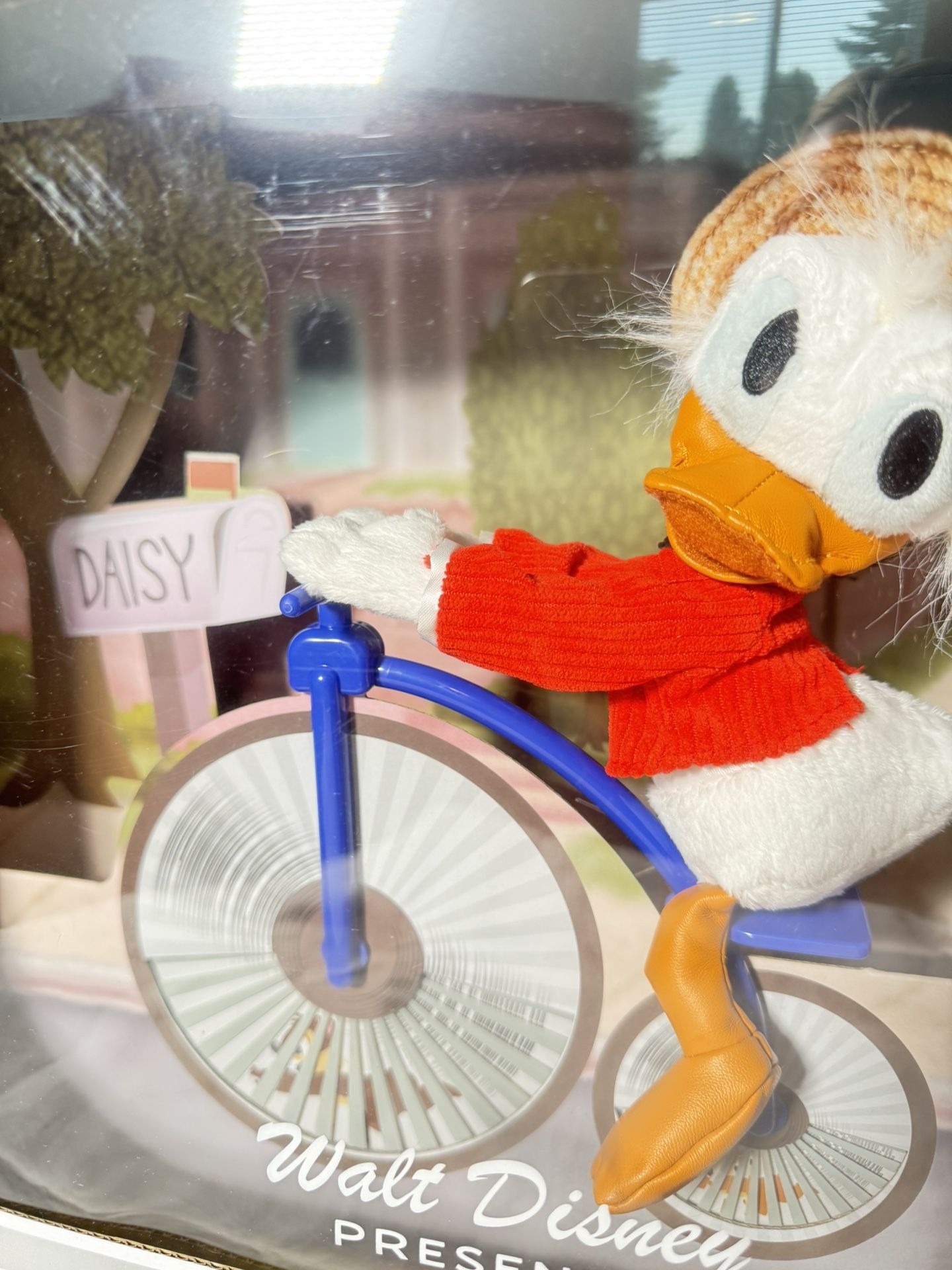 Disney 100 Crazy Over Daisy Donald Duck Figurine Limited Edition New in Box