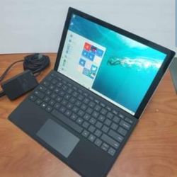Microsoft Surface Pro 6 Core i5  8GB Ram 128GB SSD M1796
8th Generation
EXCELLENT  CONDITION👌