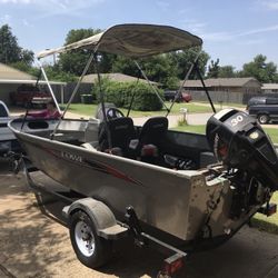 2011 Lowes Boat w/fish finder