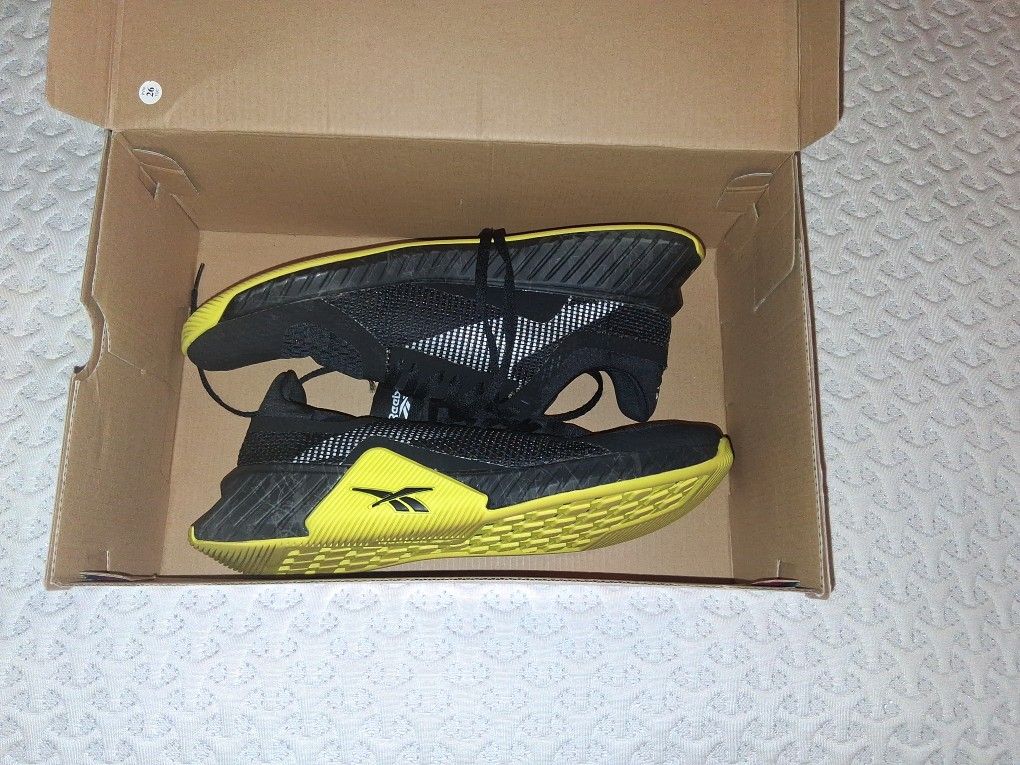 Reebok Black And Yellow Shoes Size 10