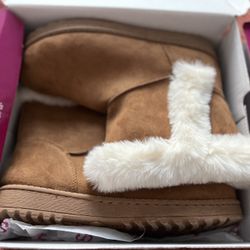 Women’s Fur Boots 